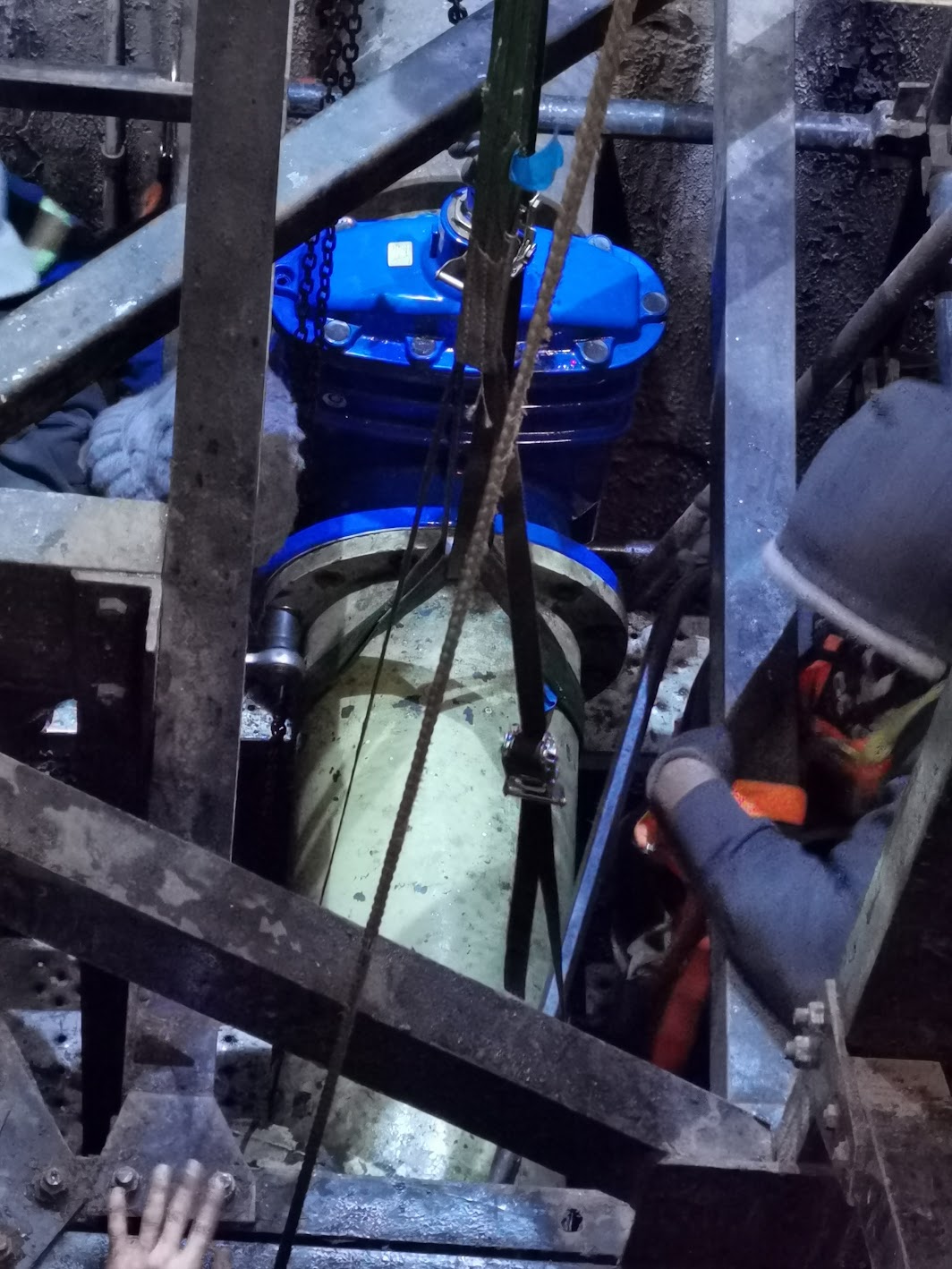 Valve replacement during shutdown